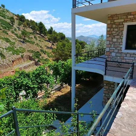Green Villa *