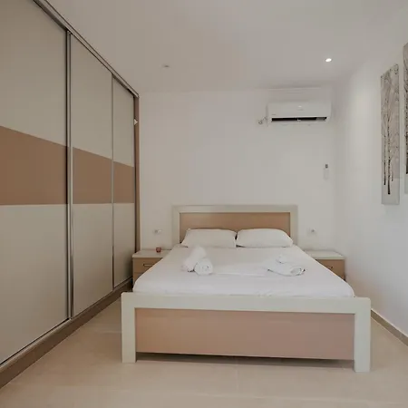 شقة Green Villa ساراندا