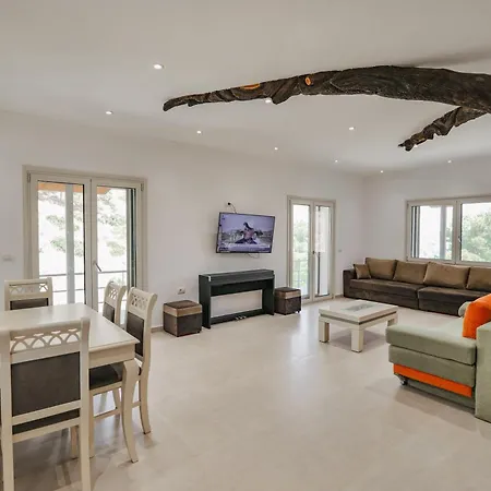 Green Villa شقة ساراندا