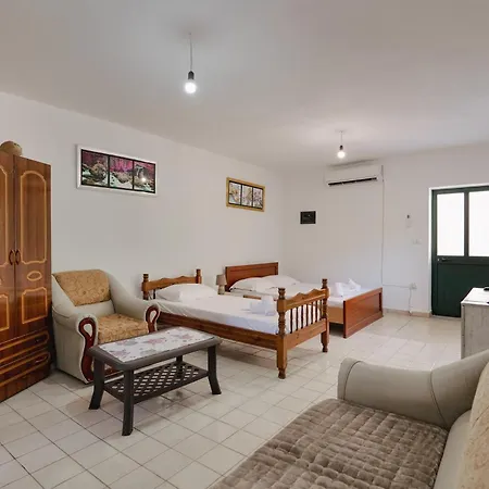 Green Villa شقة ساراندا